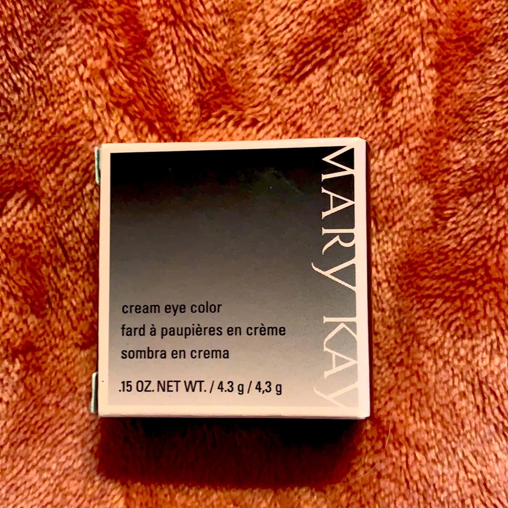 Mary Kay Cream Eye Color. Glacier Gray